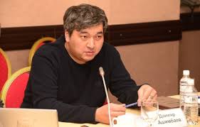 Ашимбаев: Президент устал от борьбы соратников за должности