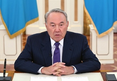 Коррумпированными чиновниками в Казахстане займется КНБ - Назарбаев