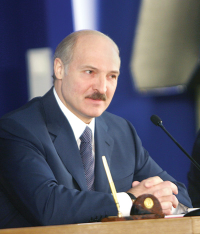 Президент Белоруссии не намерен выдавать Бакиева новым властям Киргизии
