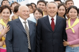 Назарбаев обречен на дружбу по бартеру