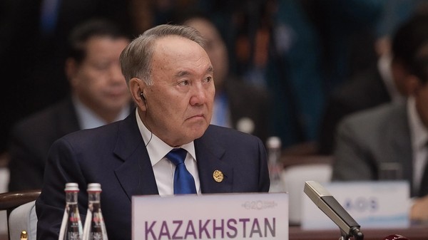 Назарбаев особо поприветствовал Мирзиеева на саммите ШОС