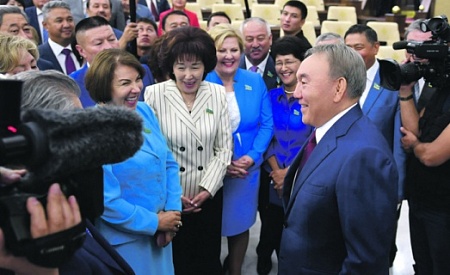Казахстану придется выбирать между Россией и США