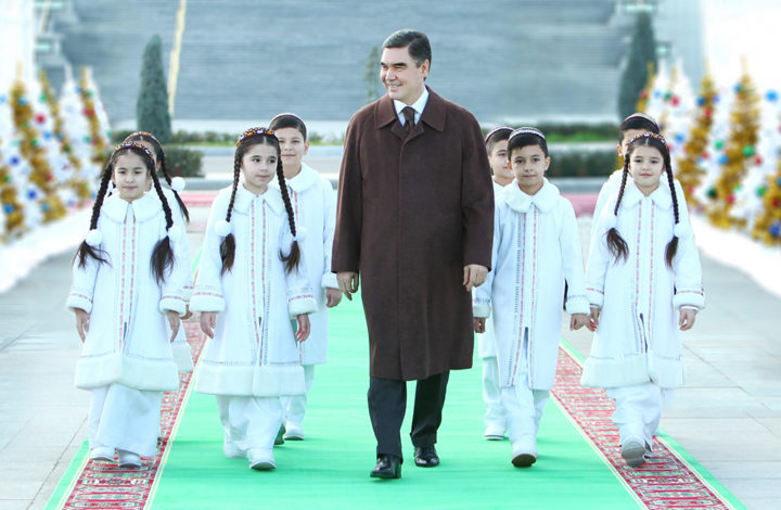 Президент Туркменистана устал бороться со старостью и выбрал преемника