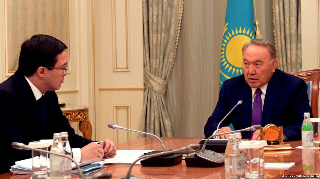 Назарбаев: колебание курса тенге не скажется на благосостоянии населения