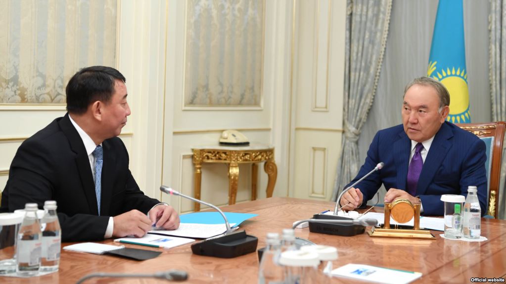 Назарбаев: Держать на постоянном контроле «приверженцев террористических идей»