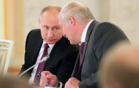 Лукашенко вовлек Путина в скандал на ОДКБ. Кадровые вопросы с таким накалом страстей на саммитах еще не решали