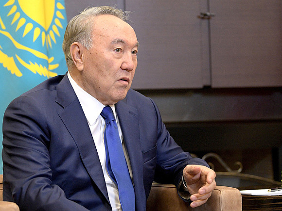 Назарбаев поручил правительству Казахстана начать внедрять новый алфавит