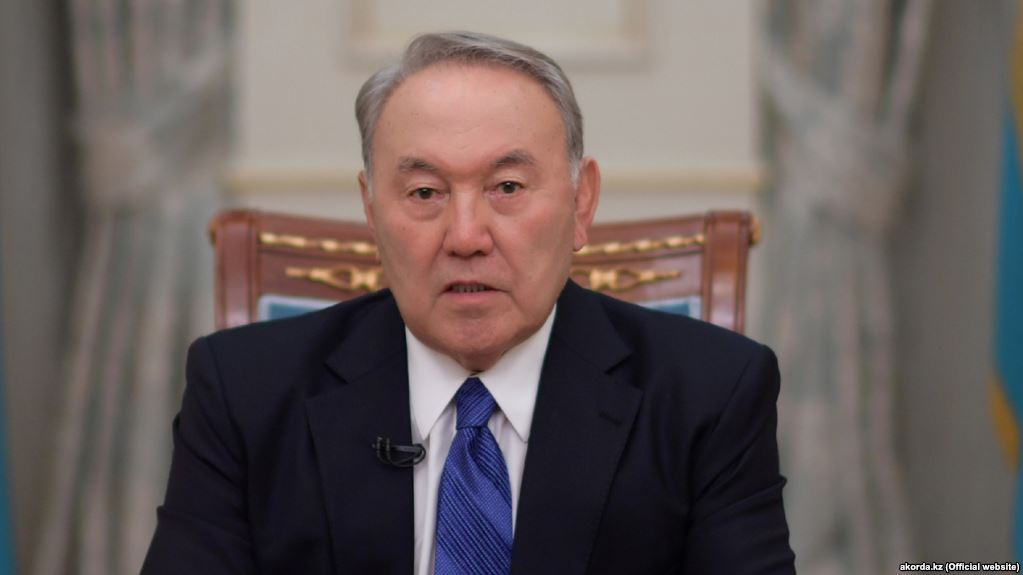 На заседании правительства Назарбаев упомянул Аблязова