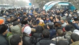 Полиция разогнала митинг в Алматы