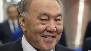 Назарбаеву готовят почетную пенсию?