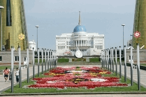 Назарбаеву подарят референдум