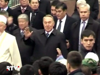 Любой каприз. Назарбаев пожелал провести досрочные выборы.