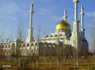 Казахстан принял закон, ограничивающий религию