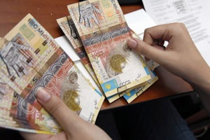После досрочных президентских выборов в Казахстане обрушится валюта
