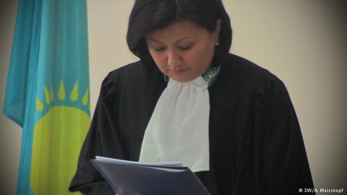 В Казахстане суд запретил деятельность "единого" СМИ "Республика".